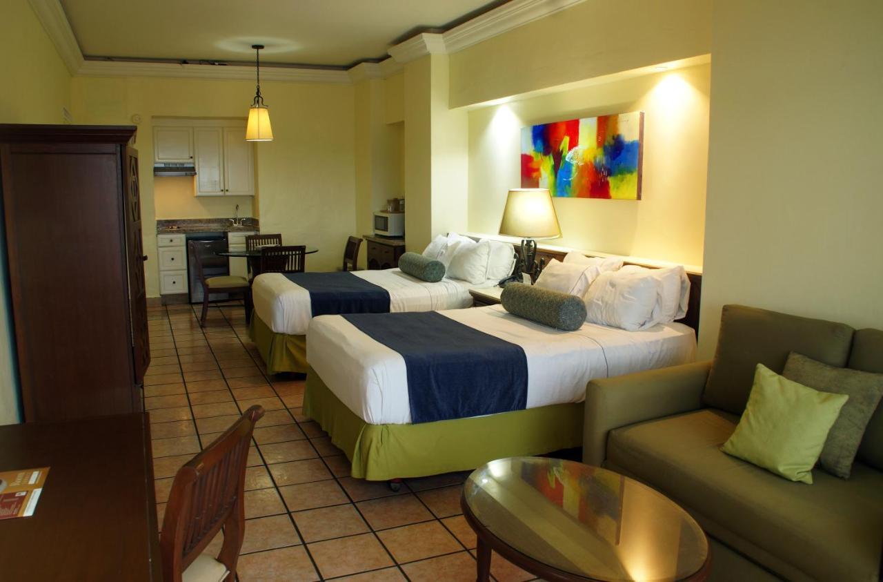 รอยัล บียาส รีสอร์ต Hotel มาซาตลัน ภายนอก รูปภาพ A room at the hotel