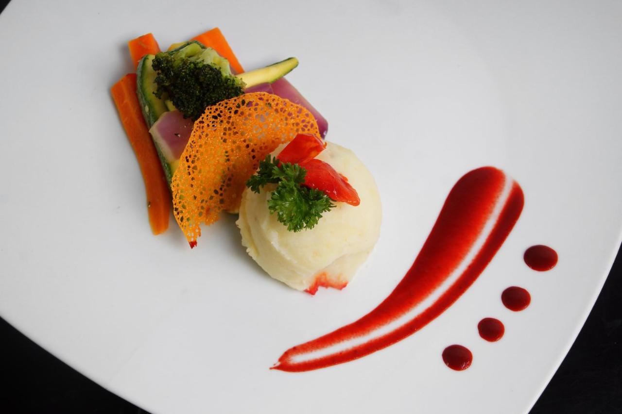รอยัล บียาส รีสอร์ต Hotel มาซาตลัน ภายนอก รูปภาพ A plate of food