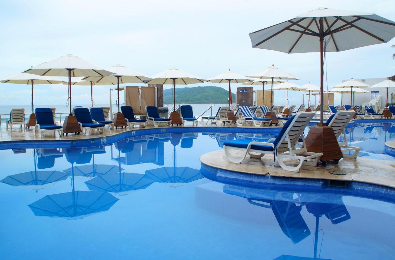 รอยัล บียาส รีสอร์ต Hotel มาซาตลัน ภายนอก รูปภาพ The pool at the resort